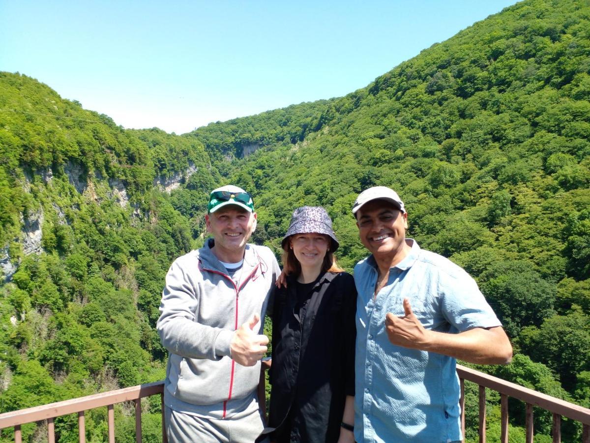 Giorgi'S Homestay Кутаиси Екстериор снимка