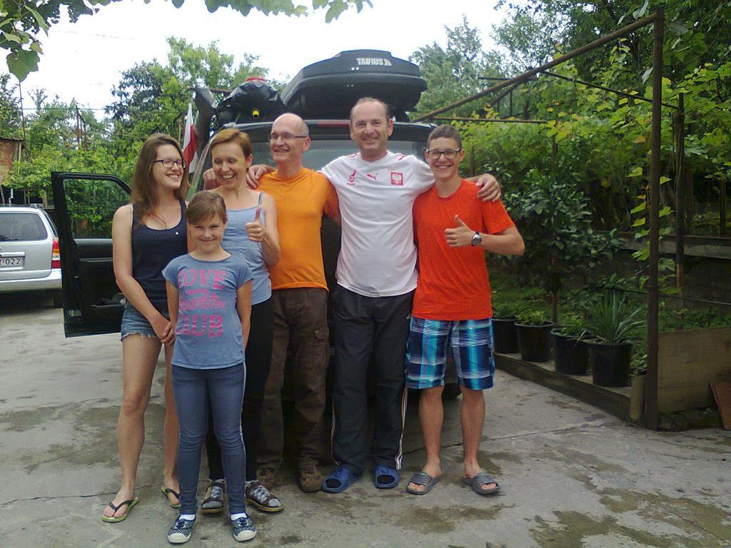 Giorgi'S Homestay Кутаиси Екстериор снимка