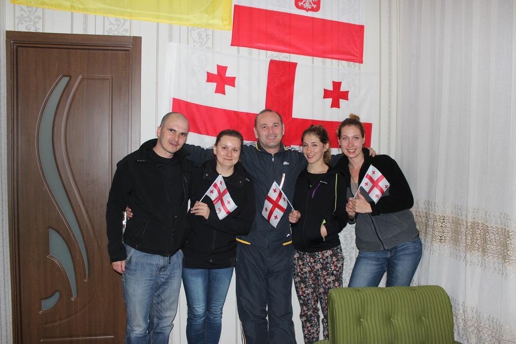 Giorgi'S Homestay Кутаиси Екстериор снимка