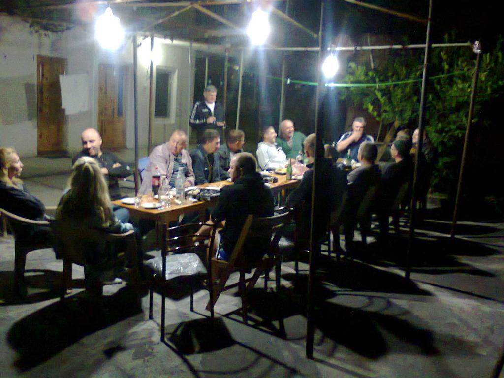 Giorgi'S Homestay Кутаиси Екстериор снимка