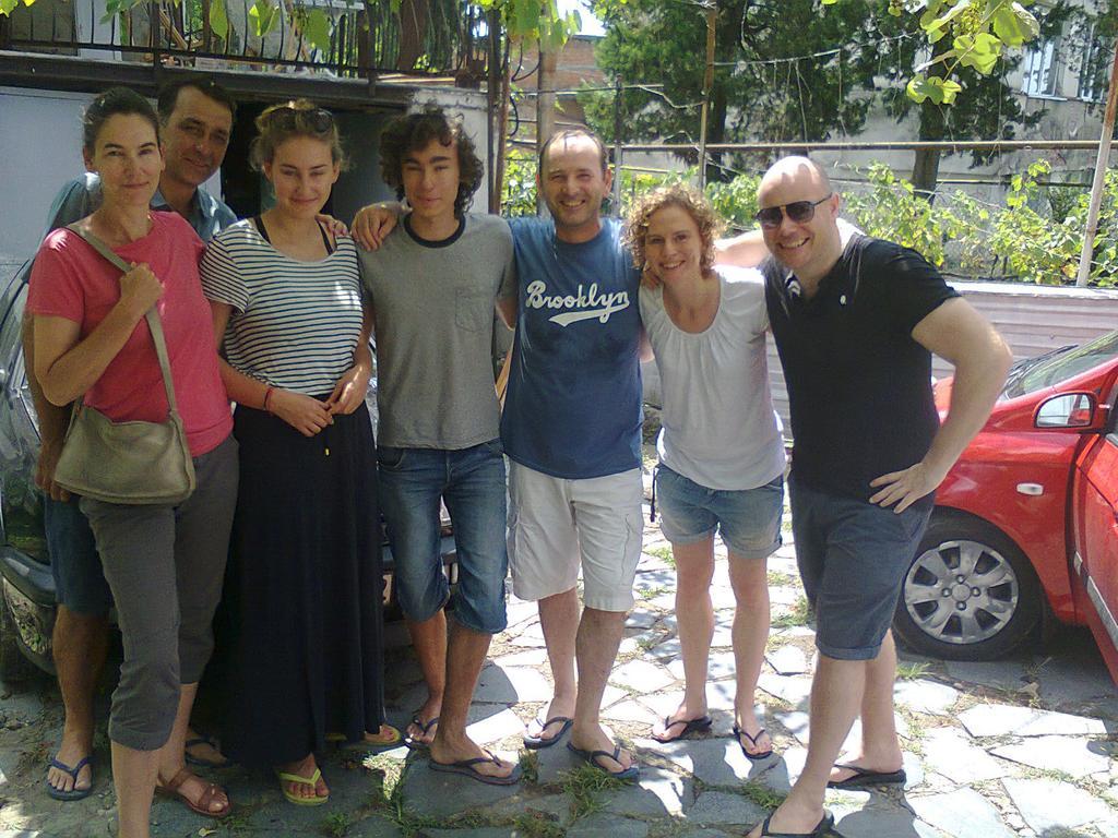 Giorgi'S Homestay Кутаиси Екстериор снимка