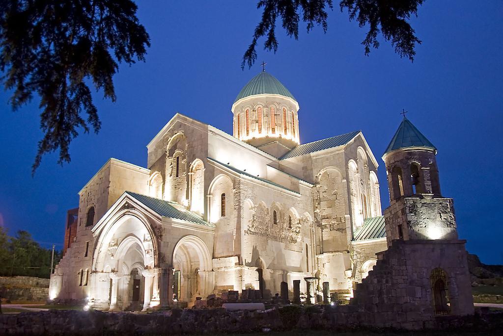 Giorgi'S Homestay Кутаиси Екстериор снимка