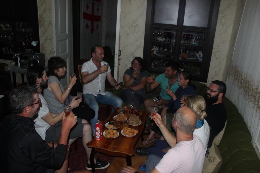 Giorgi'S Homestay Кутаиси Екстериор снимка