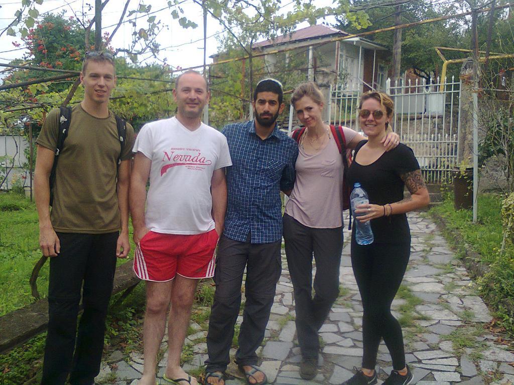 Giorgi'S Homestay Кутаиси Екстериор снимка