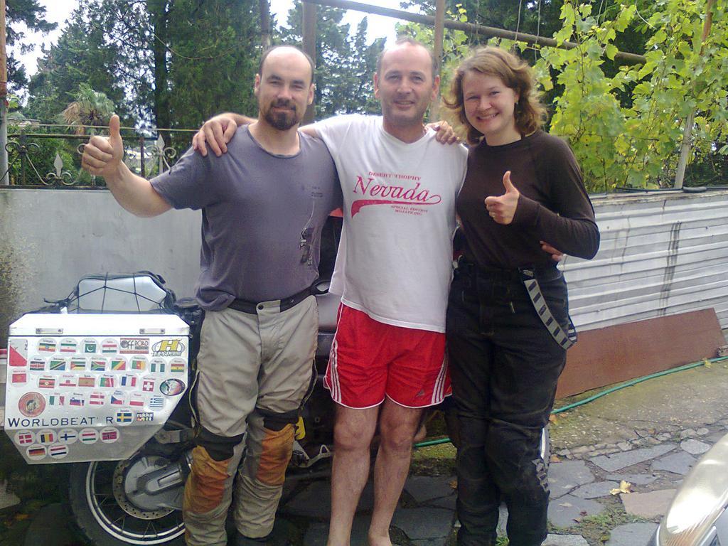 Giorgi'S Homestay Кутаиси Екстериор снимка