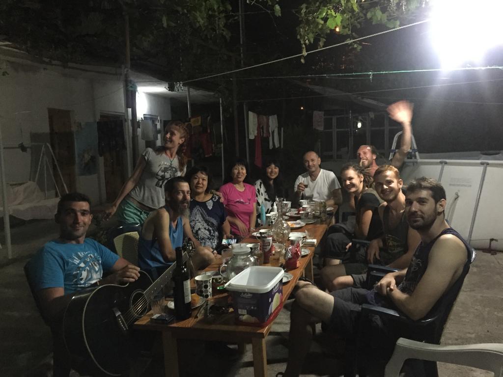 Giorgi'S Homestay Кутаиси Екстериор снимка