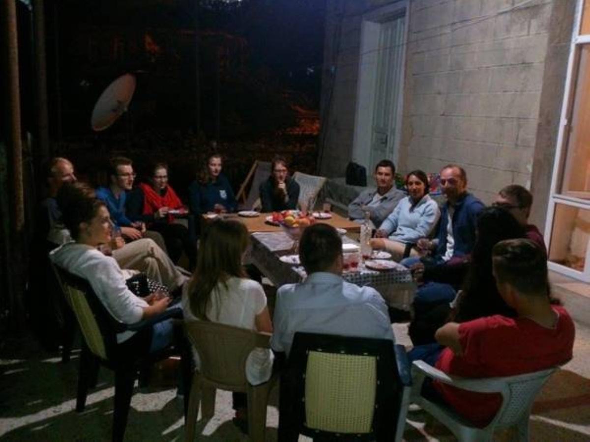 Giorgi'S Homestay Кутаиси Екстериор снимка