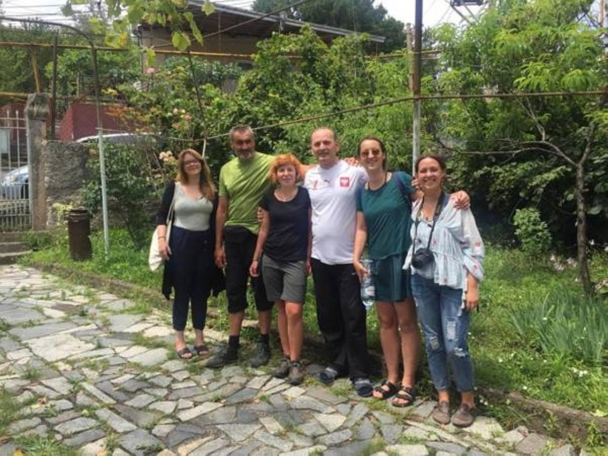 Giorgi'S Homestay Кутаиси Екстериор снимка