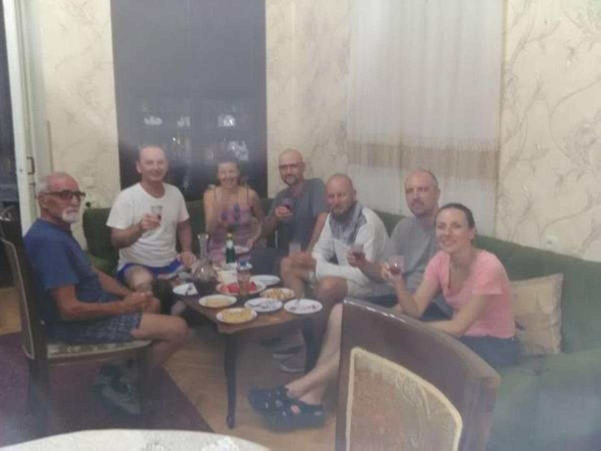 Giorgi'S Homestay Кутаиси Екстериор снимка