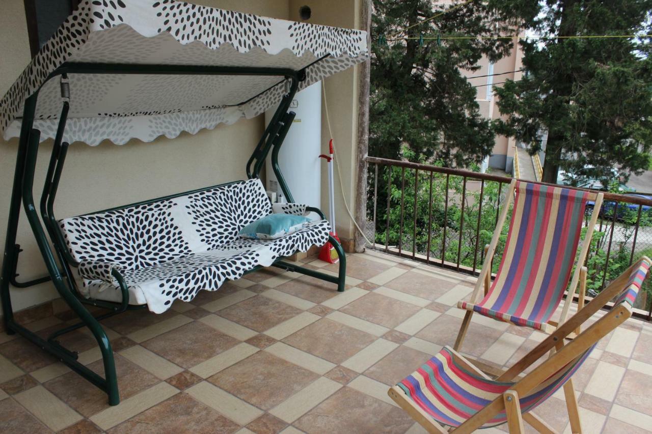 Giorgi'S Homestay Кутаиси Екстериор снимка