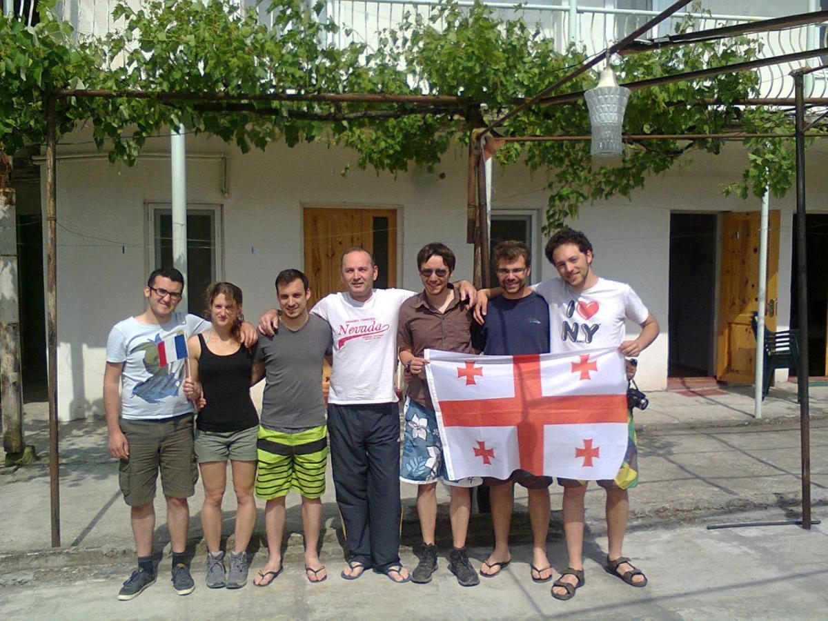 Giorgi'S Homestay Кутаиси Екстериор снимка